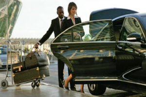 The Benefits of Hiring a Limo Service at the Airport