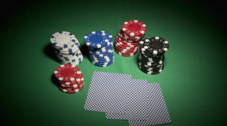 Why play online Poker using the Poker Set?